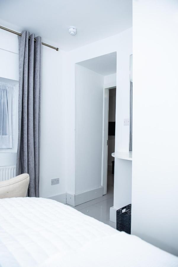 1B Apartment, 30 Mins To Oxford Street Лондон Екстериор снимка