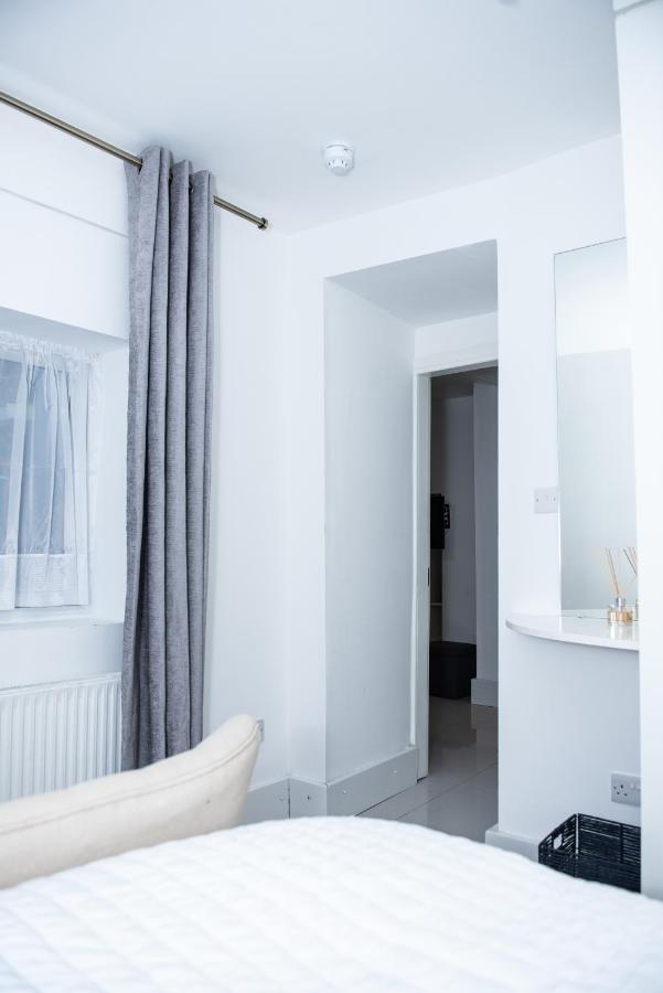 1B Apartment, 30 Mins To Oxford Street Лондон Екстериор снимка