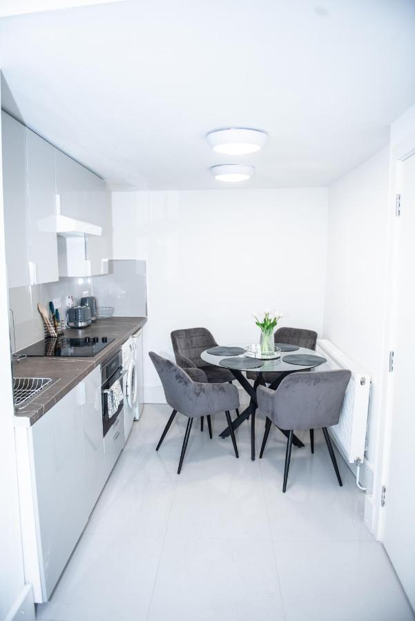 1B Apartment, 30 Mins To Oxford Street Лондон Екстериор снимка