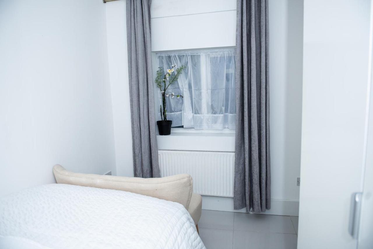 1B Apartment, 30 Mins To Oxford Street Лондон Екстериор снимка