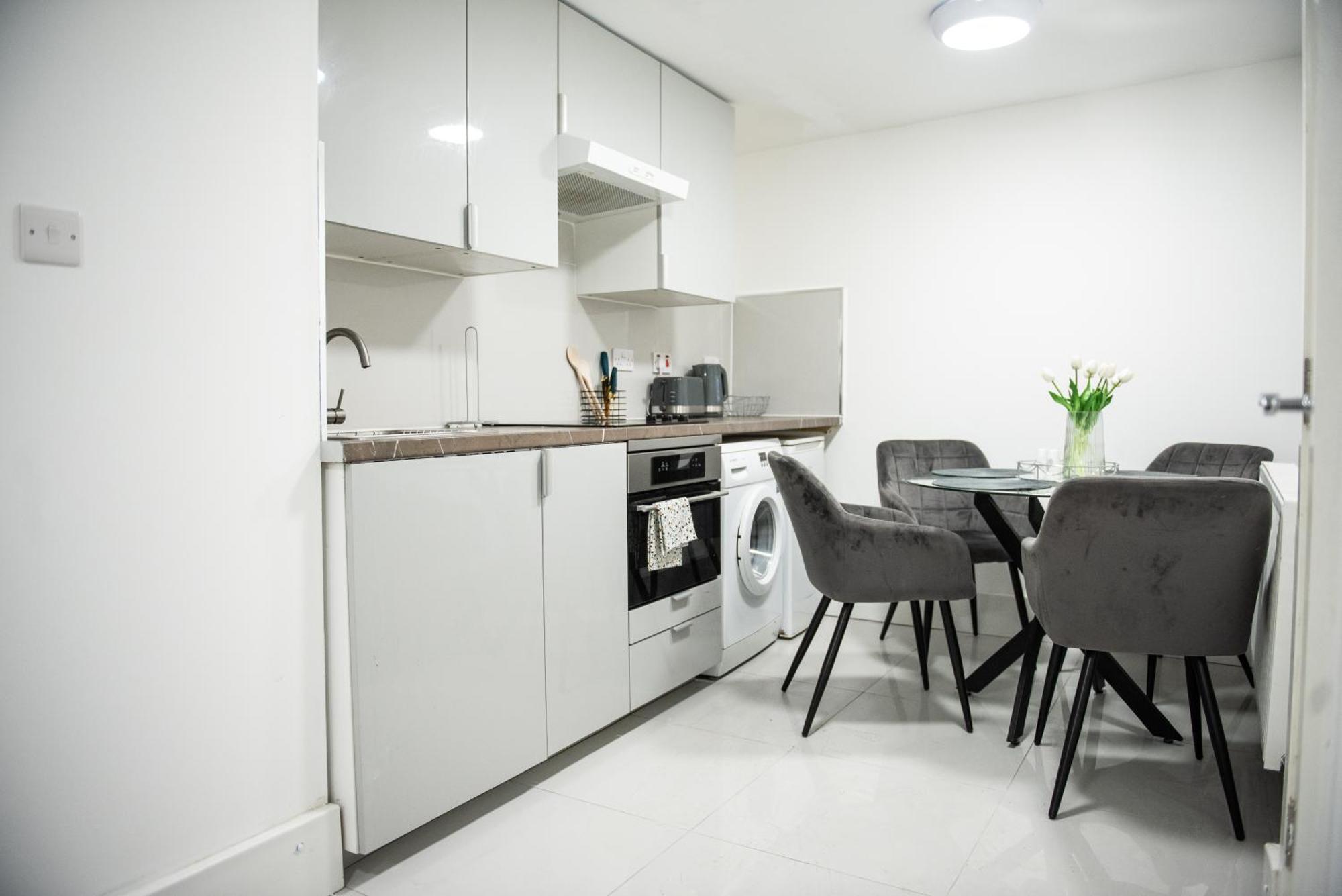 1B Apartment, 30 Mins To Oxford Street Лондон Екстериор снимка