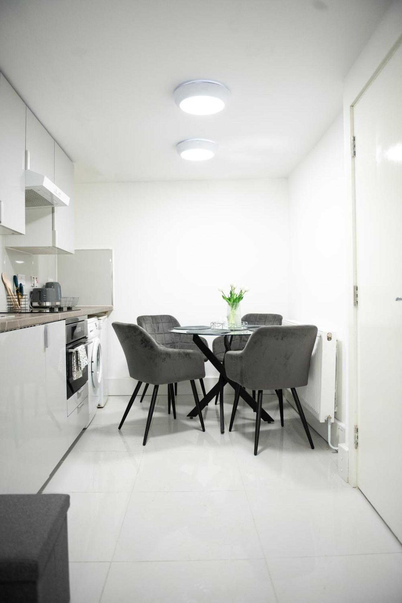 1B Apartment, 30 Mins To Oxford Street Лондон Екстериор снимка
