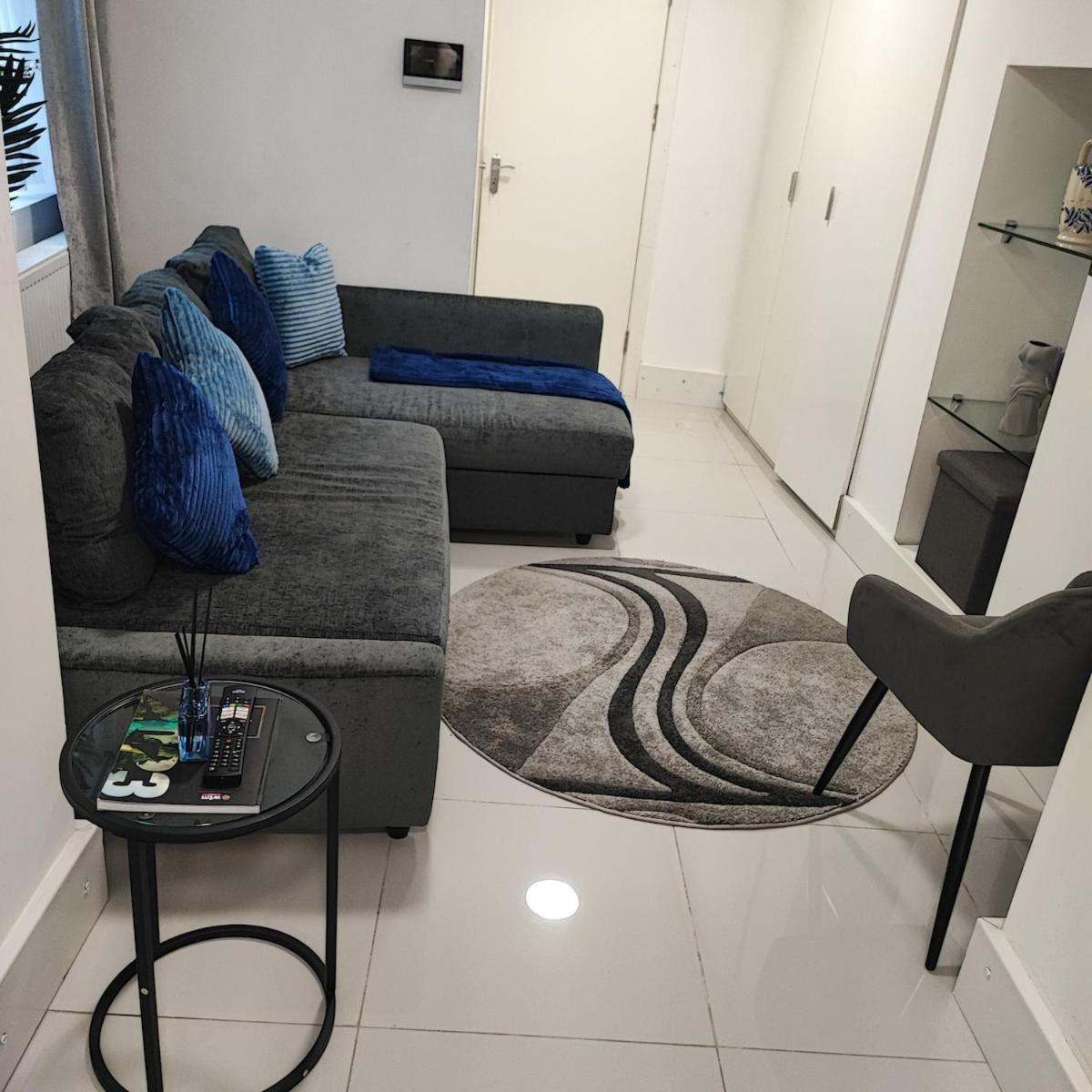 1B Apartment, 30 Mins To Oxford Street Лондон Екстериор снимка