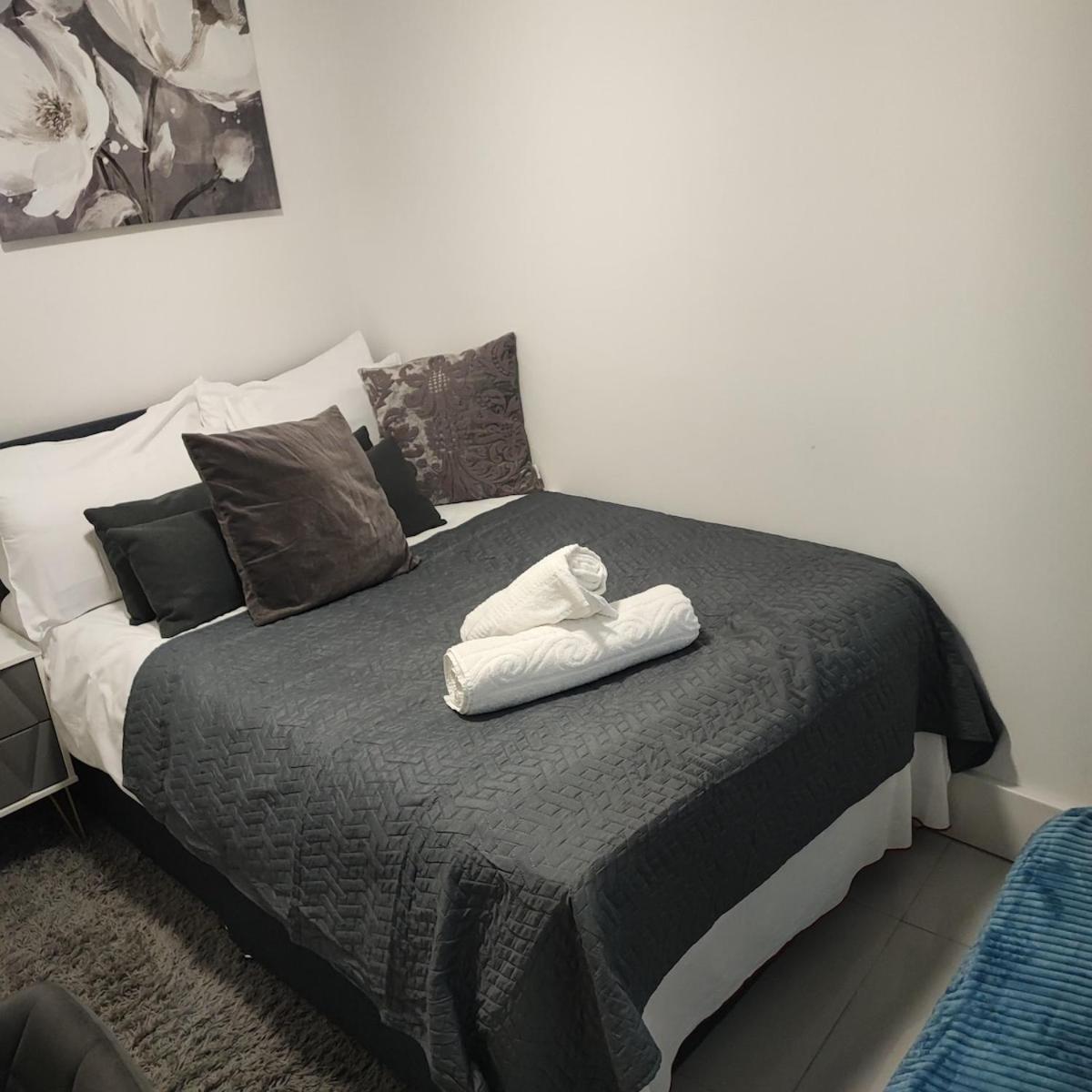 1B Apartment, 30 Mins To Oxford Street Лондон Екстериор снимка